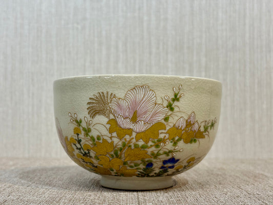 SBKTB238 九谷焼 翆東造 金彩色絵 秋草 茶碗