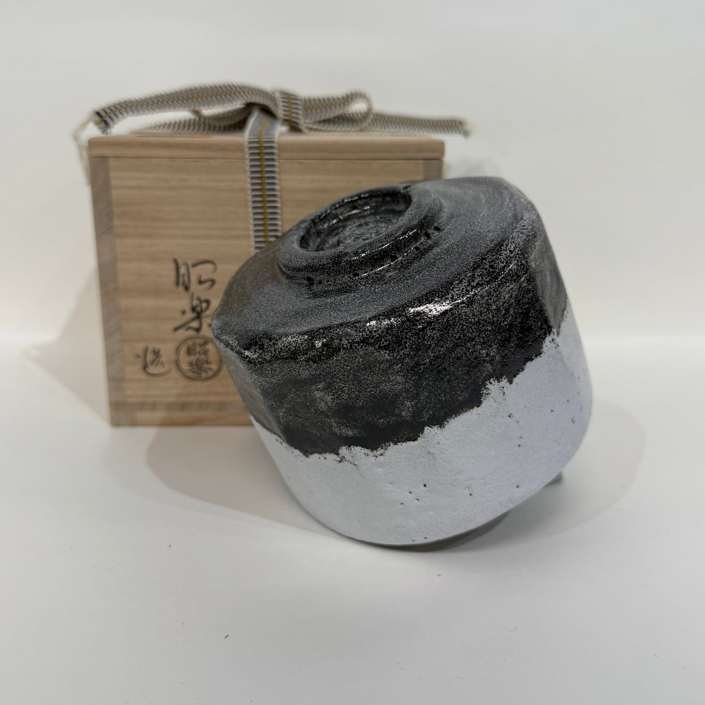 SBKTB38 光悦寫不二山 黑樂茶碗