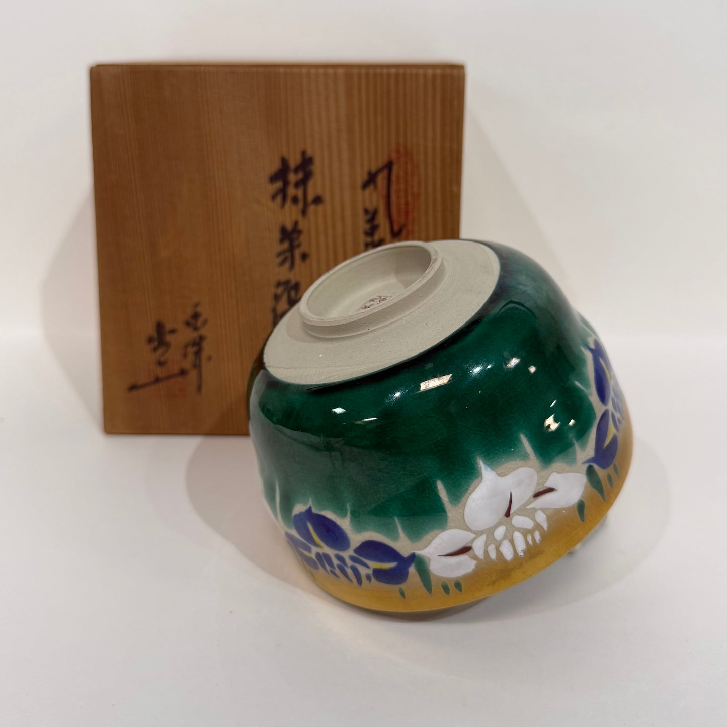 SBKTB129  色繪菖蒲茶碗