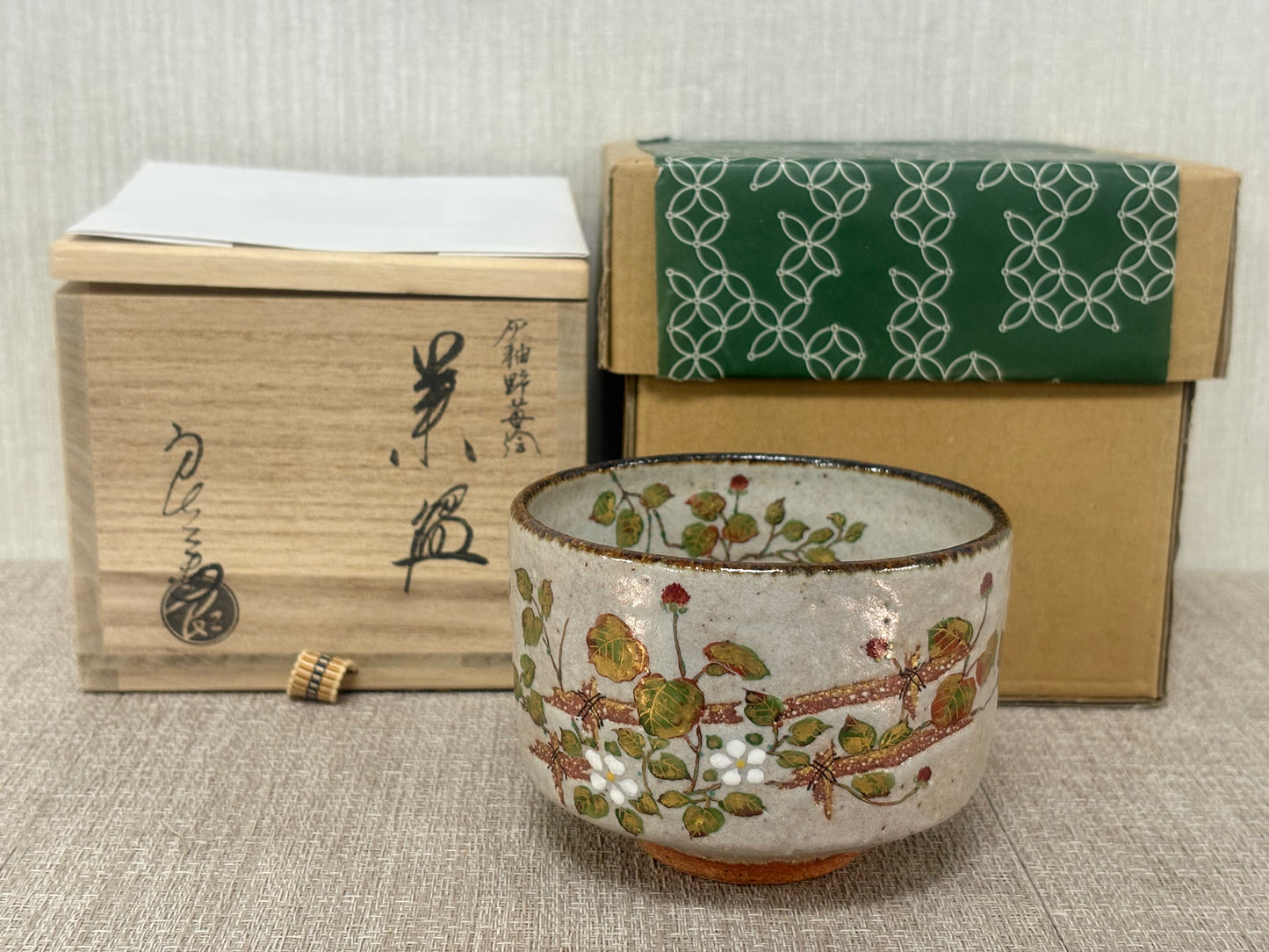 SBKTB164  良二造 灰釉 野莓絵 茶盌 茶碗 京燒 清水燒